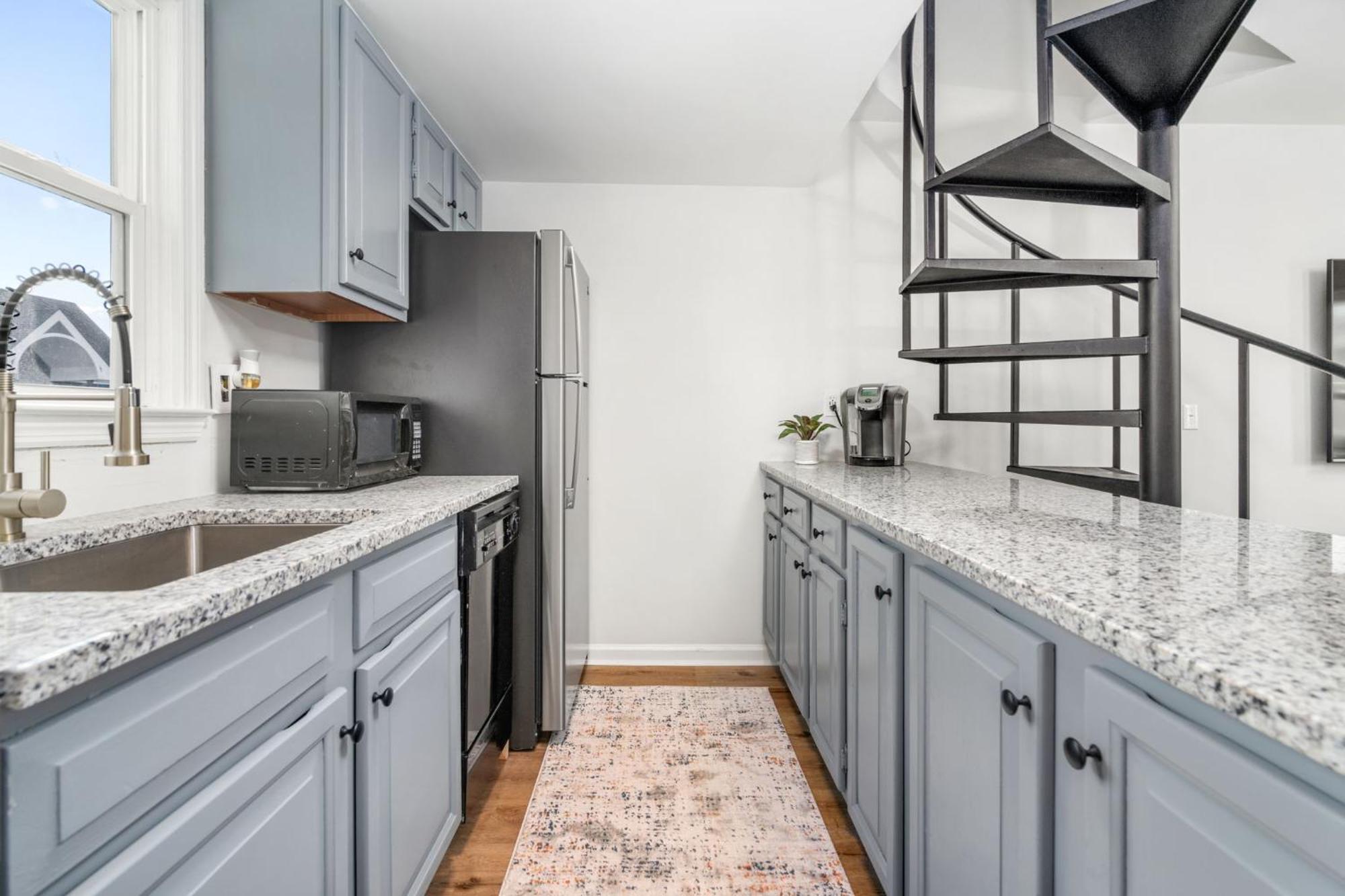 Remodeled And New - Walk To Downtown Auburn Appartement Buitenkant foto