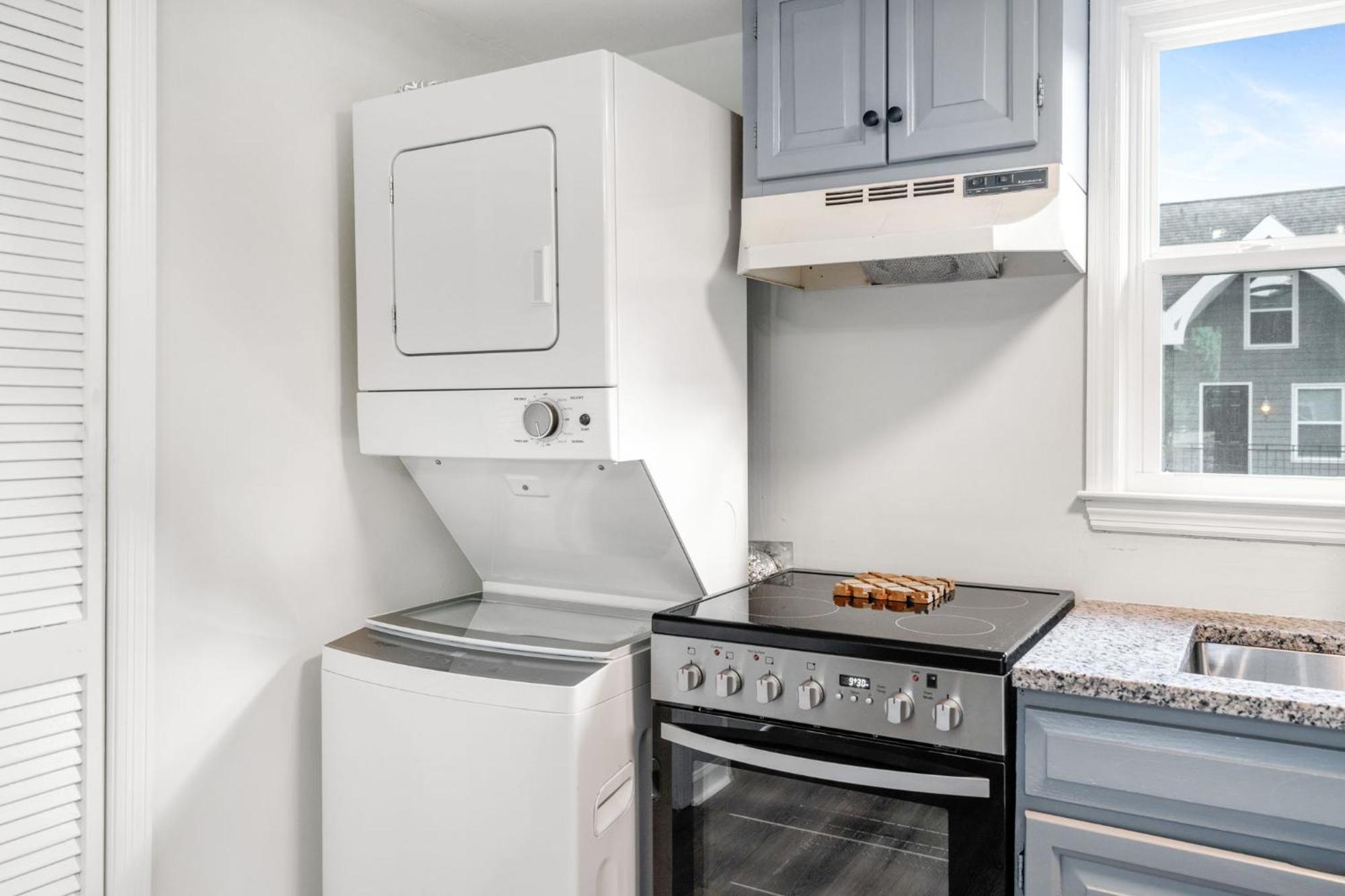 Remodeled And New - Walk To Downtown Auburn Appartement Buitenkant foto